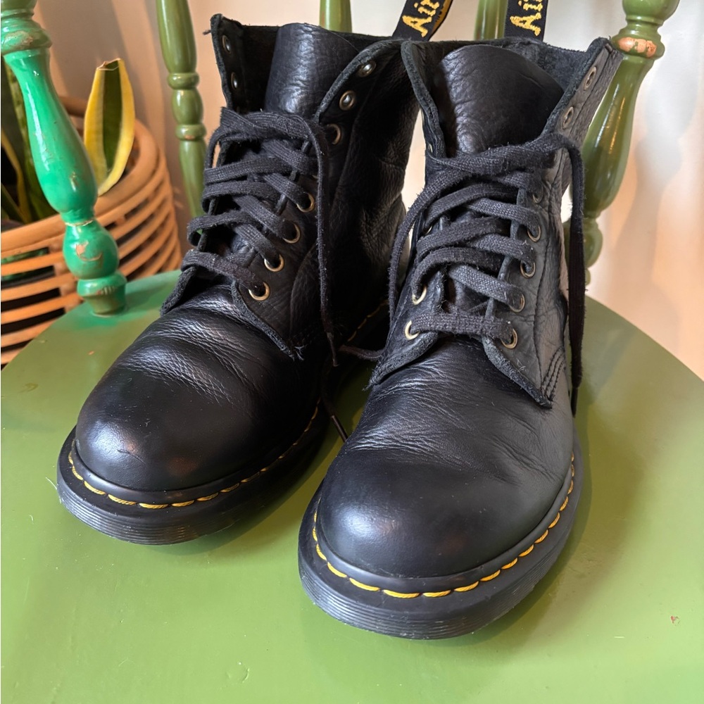 Dr. Martens 1460 Pascal Black Boots